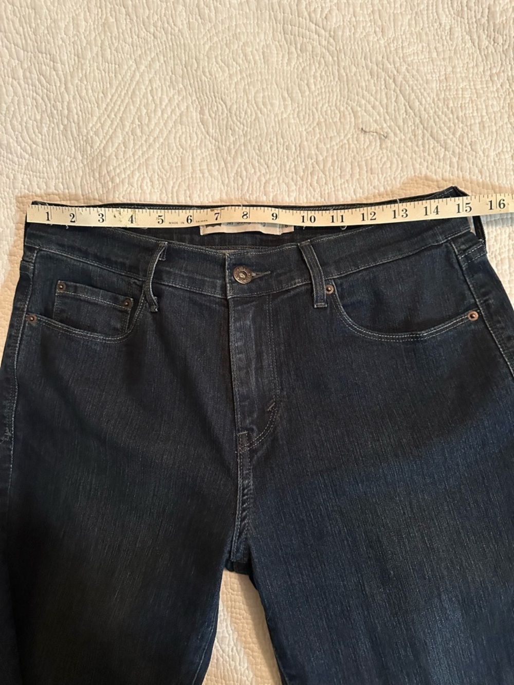 Levi's Women’s 505 Dark Wash Straight Jeans 6 - Picture 6 of 10